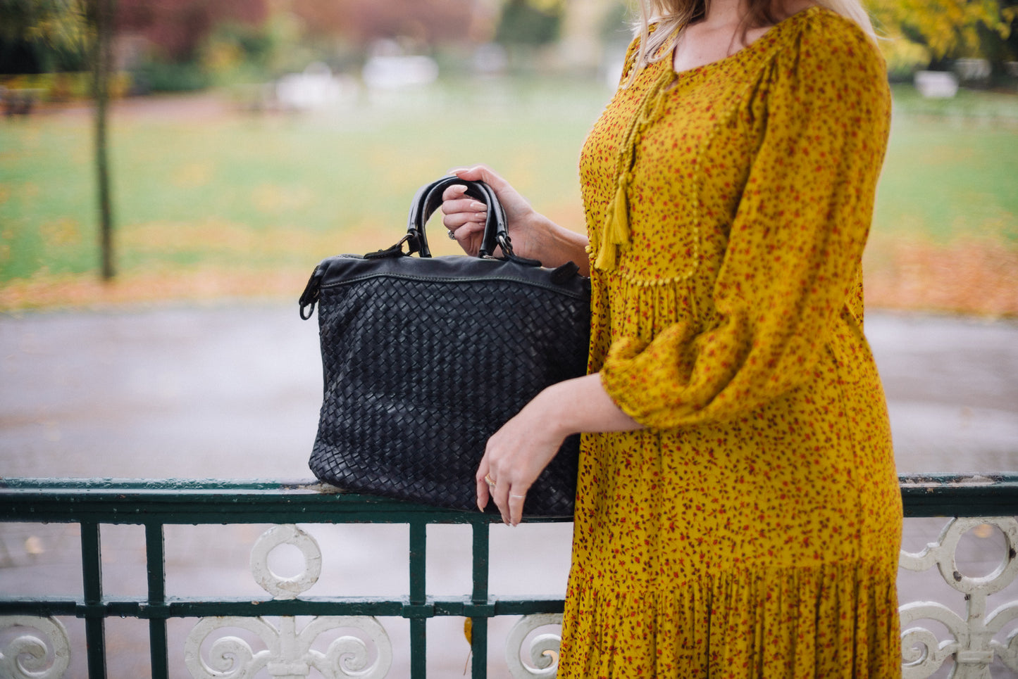 Classic Black Real Italian Washed Leather Medium Weave Tote Shoulder Bag - Amilu