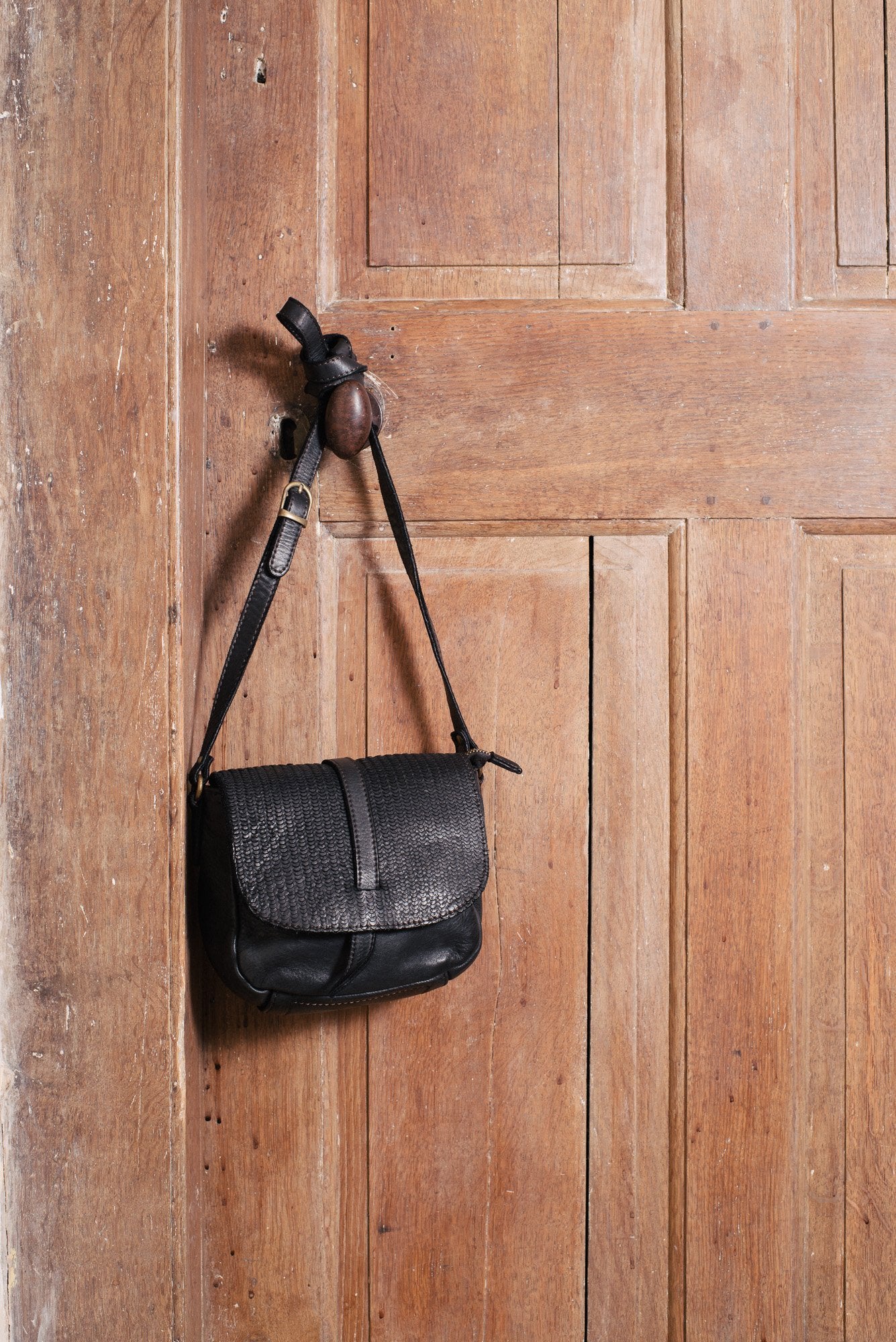 Navy Blue Real Italian Leather Small Saddle Crossbody Bag - Amilu