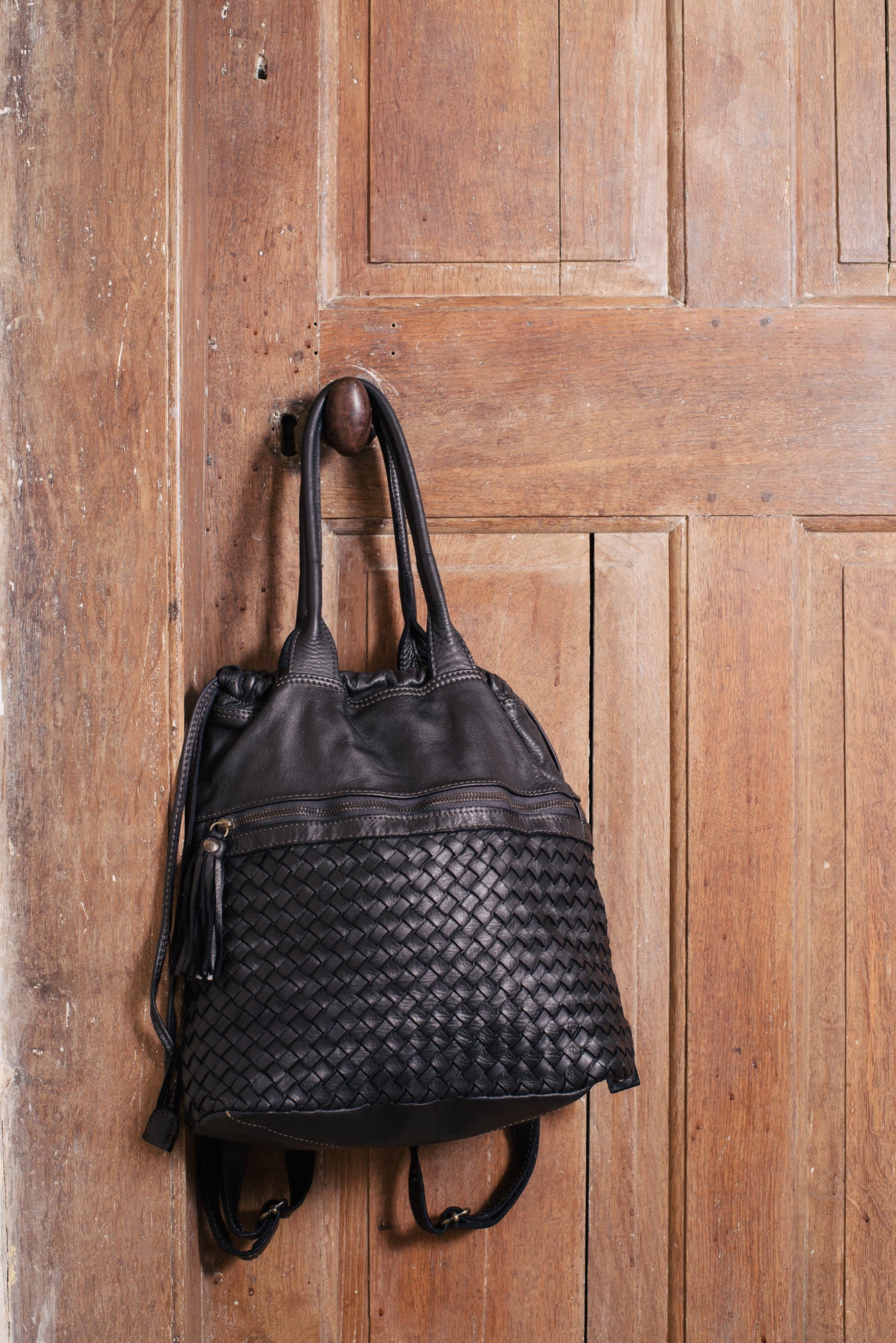 Classic Black Real Italian Washed Leather Medium Weave Rucksack Bag - Amilu